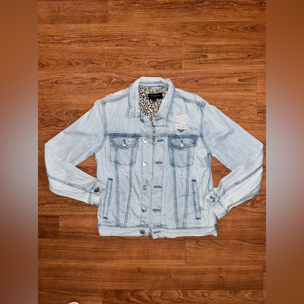 Womens Pac Sun Distressed & Shredded  Light Wash Jean Jacket Leopard Lining Sz S